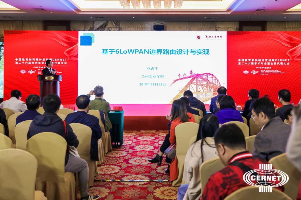 图片包含 室内, 人员, 餐桌描述已自动生成